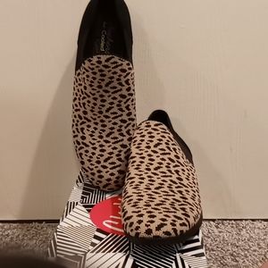 NIB Skechers Flats! size 9